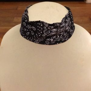 Bandana choker